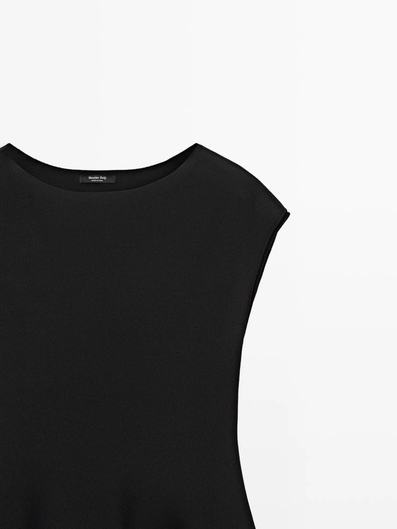 Вязаный топ с круглым вырезом