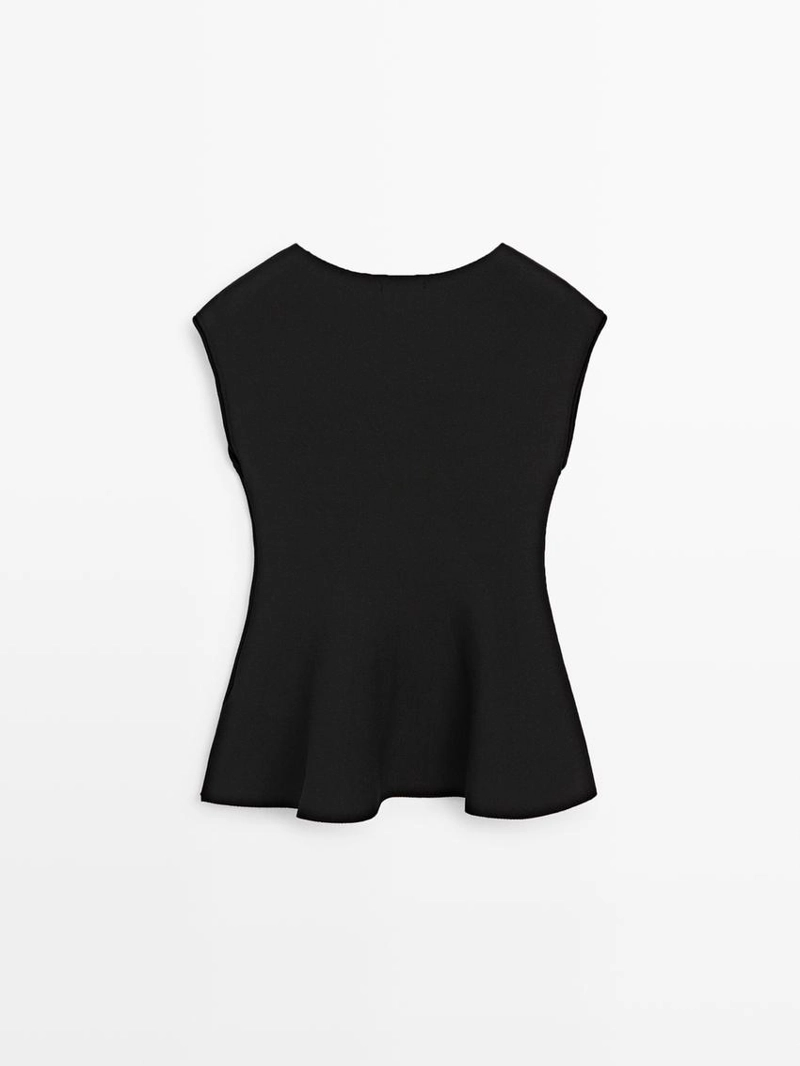 Вязаный топ с круглым вырезом