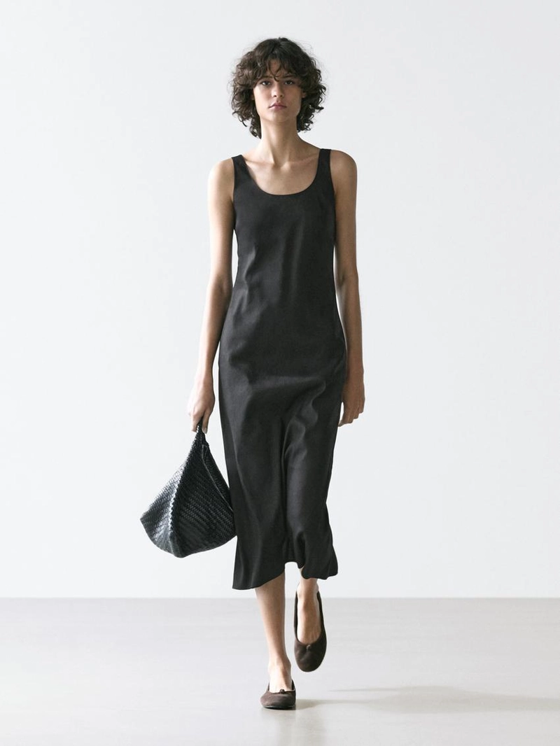 Платье мини с круглым вырезом