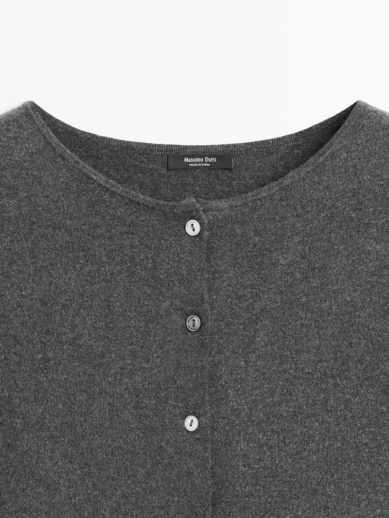 Длинный вязаный кардиган с круглым вырезом