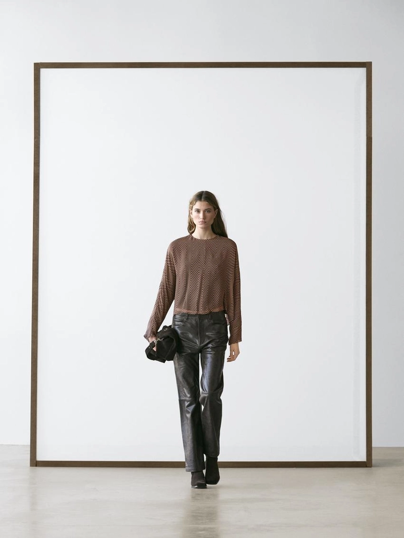 Блузка с геометрическим принтом