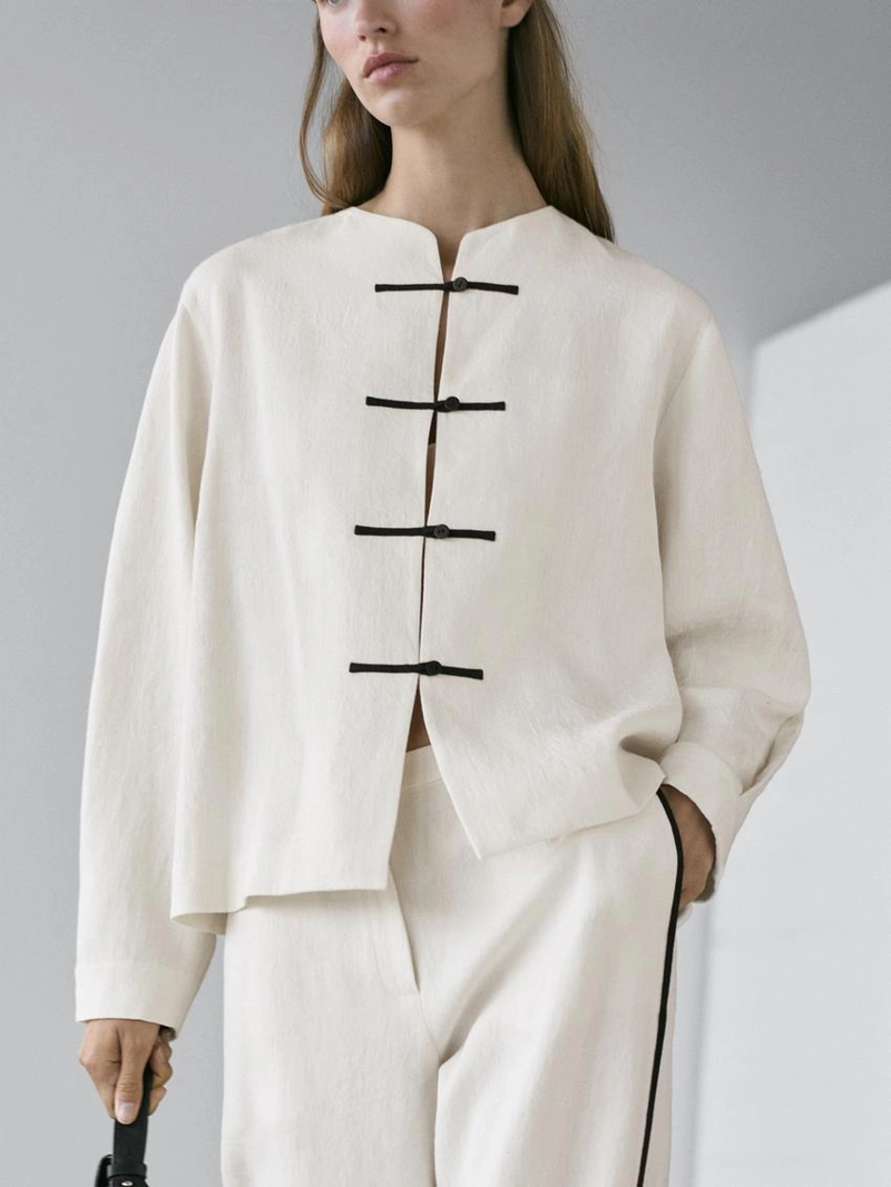 Льняная рубашка-овершерт с деталями на пуговицах