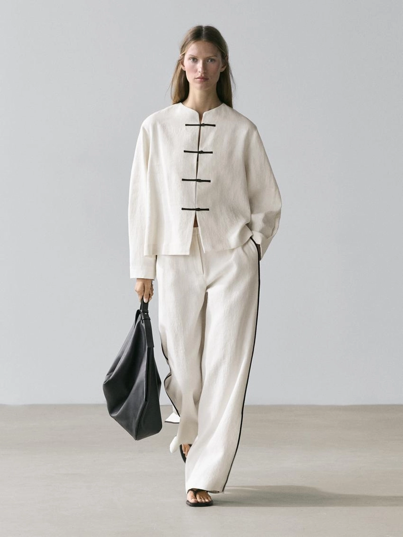 Льняная рубашка-овершерт с деталями на пуговицах