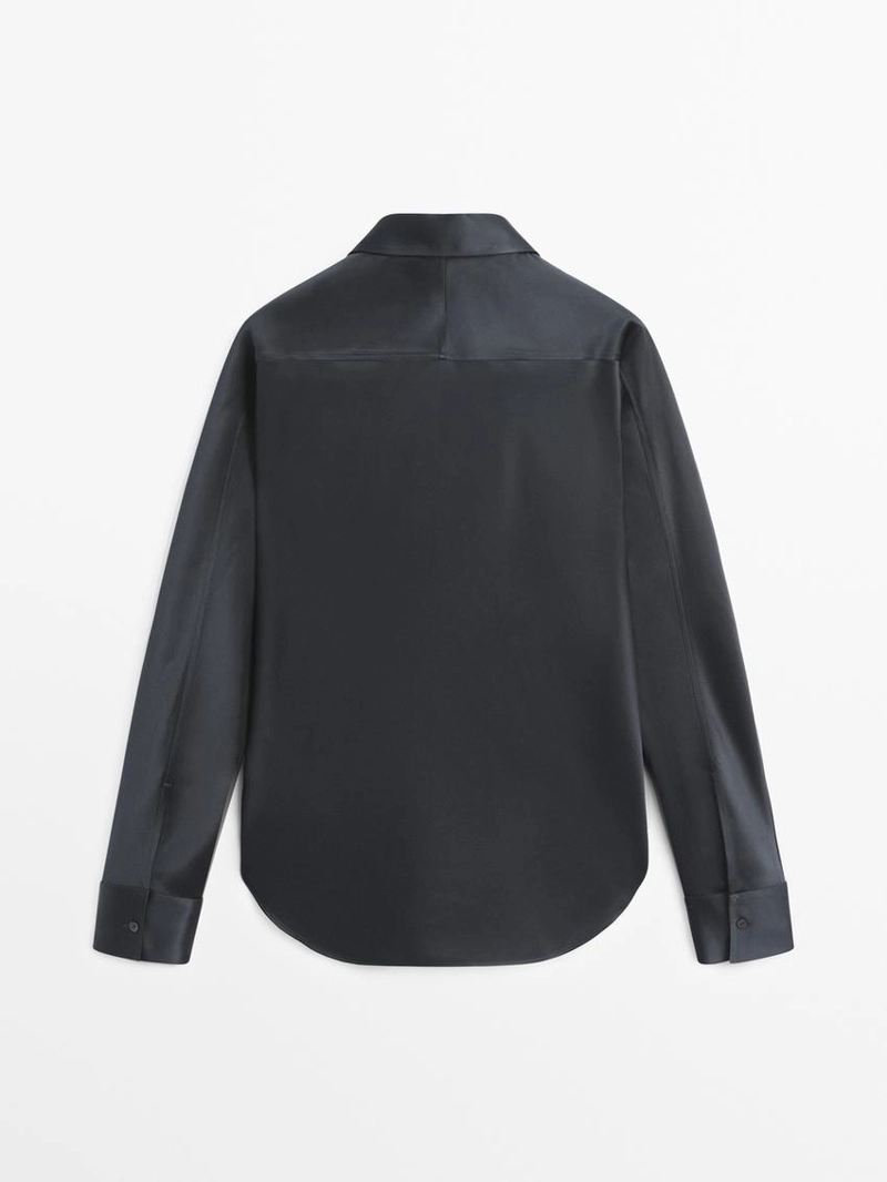 Рубашка из шелковистой атласной ткани