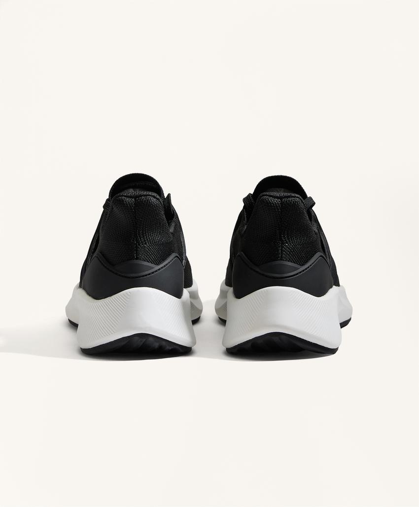 Универсальные кроссовки для повседневной носки и прогулок