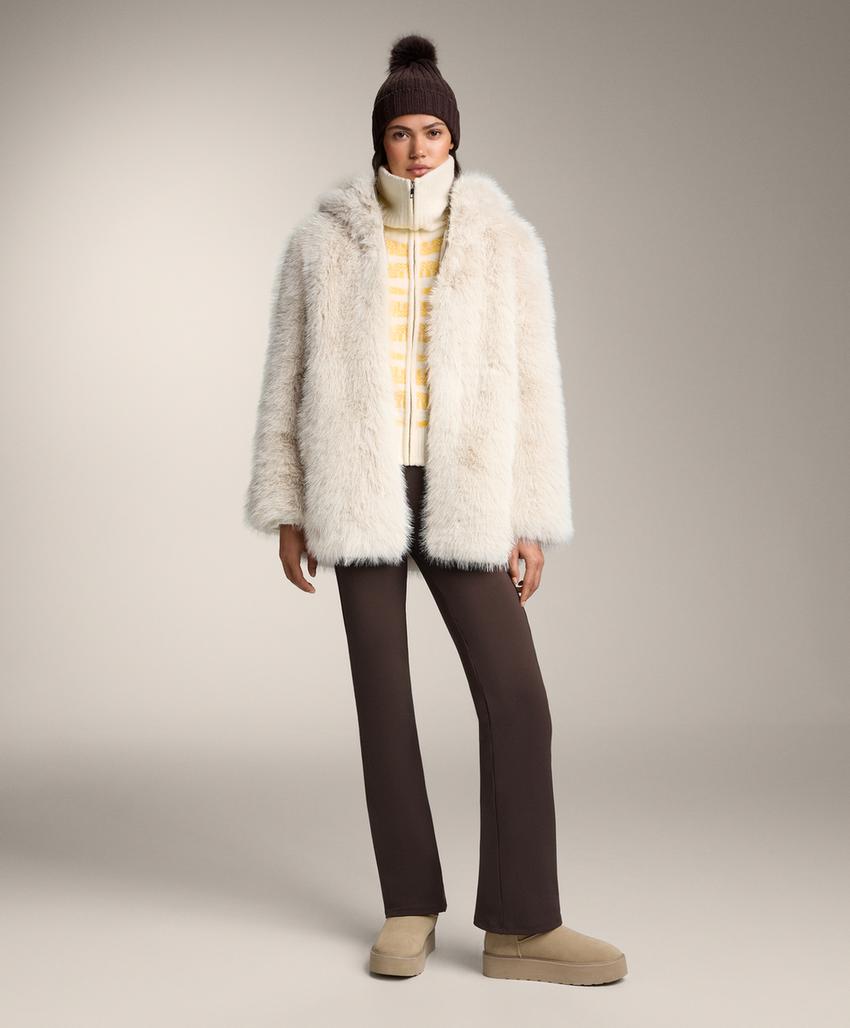 Casaco de malha jacquard às riscas