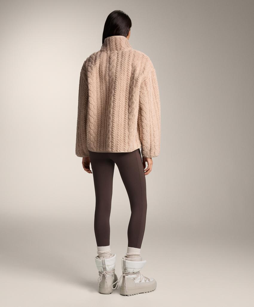 Толстовка из искусственной овчины со снежинками