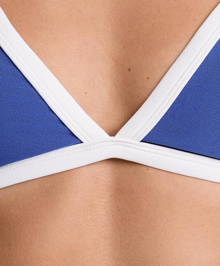 Треугольный бикини с контрастной отделкой
