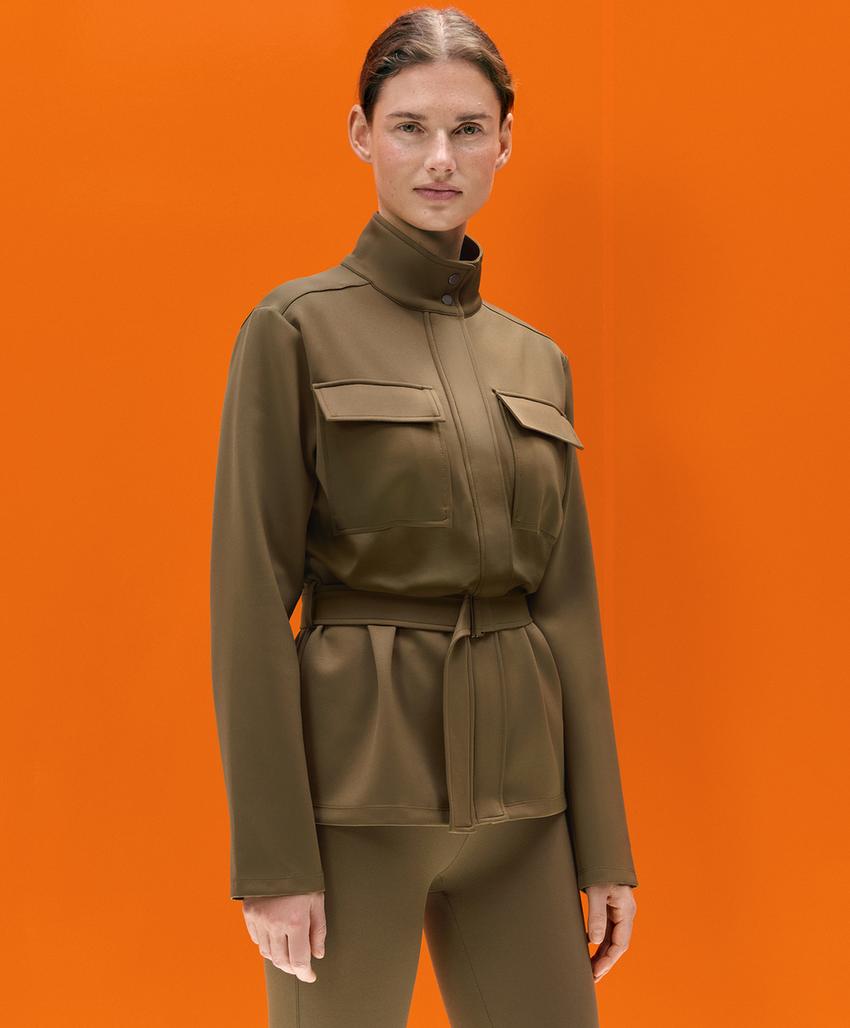 Куртка с эффектом неопрена и поясом