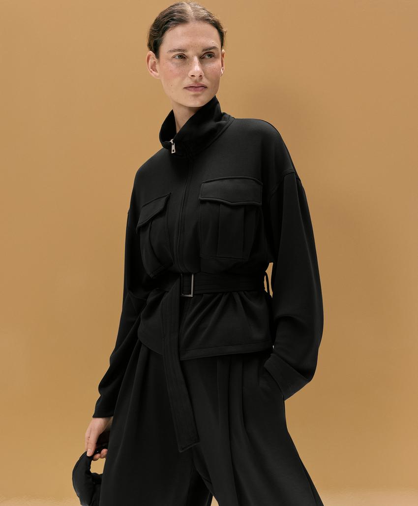 Куртка с ремнем из мягкой ткани с модалом