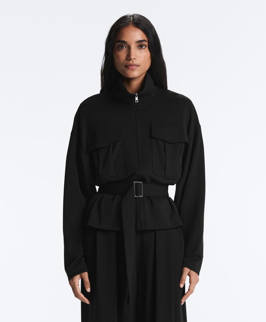 Куртка с ремнем из мягкой ткани с модалом