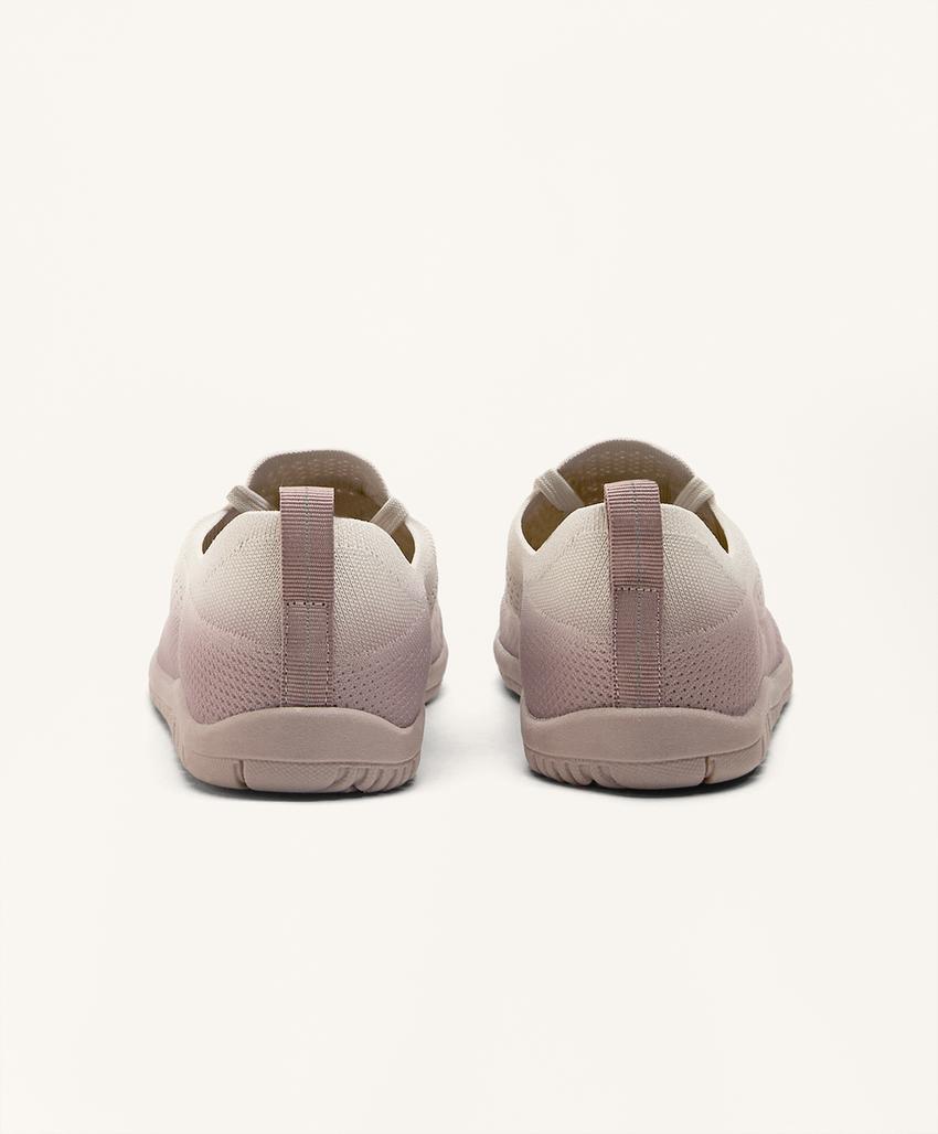 Универсальные кроссовки для спорта с эффектом босых ног