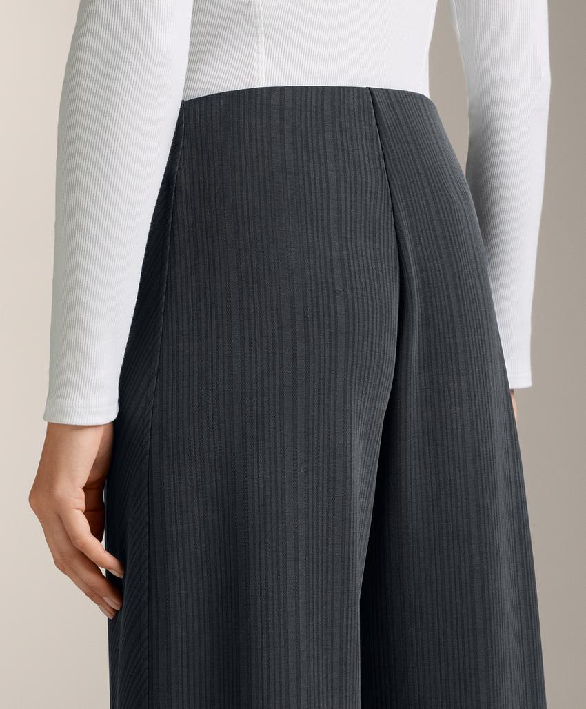 Брюки с асимметричными полосками из модала