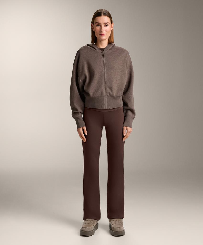 Вязаная куртка с капюшоном, детали по бокам