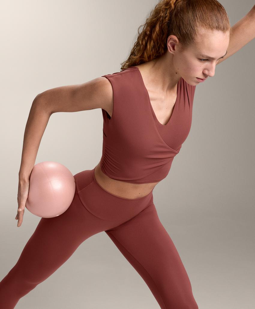 Топ-майка Comfortlux с перекрестными деталями