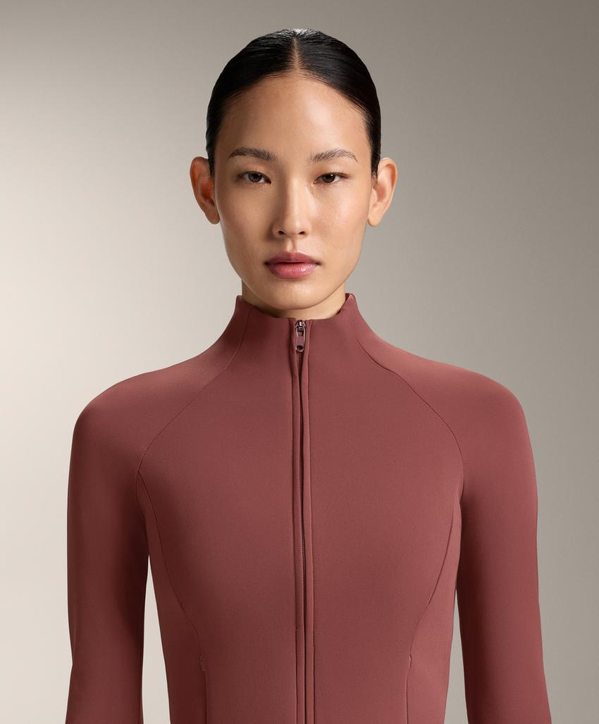 Легкая и теплая высокотехнологичная куртка