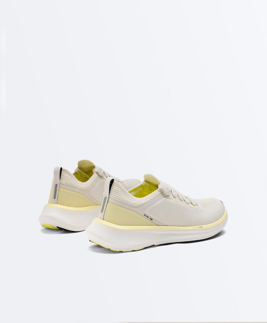 OY/AC 200 multi-activity Sport trainers