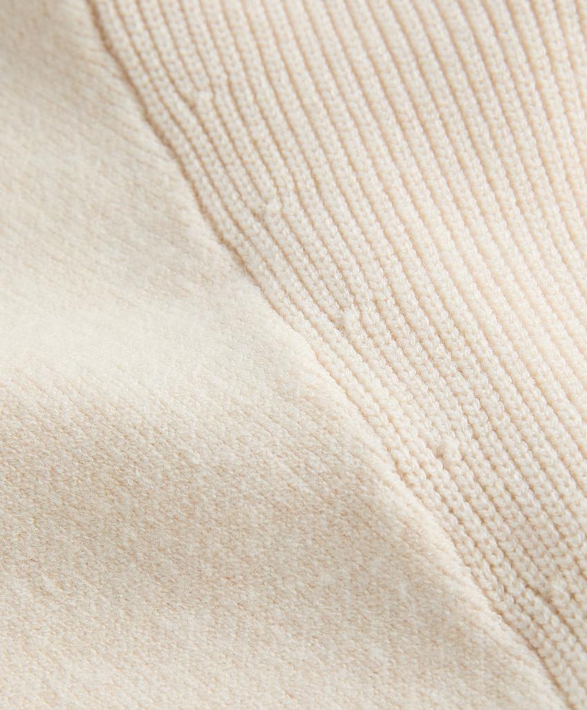 Вязаная куртка на молнии с контрастными деталями