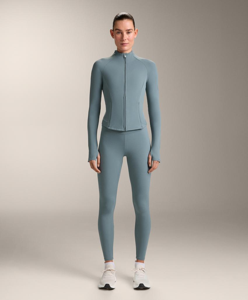 Легкая и теплая высокотехнологичная куртка