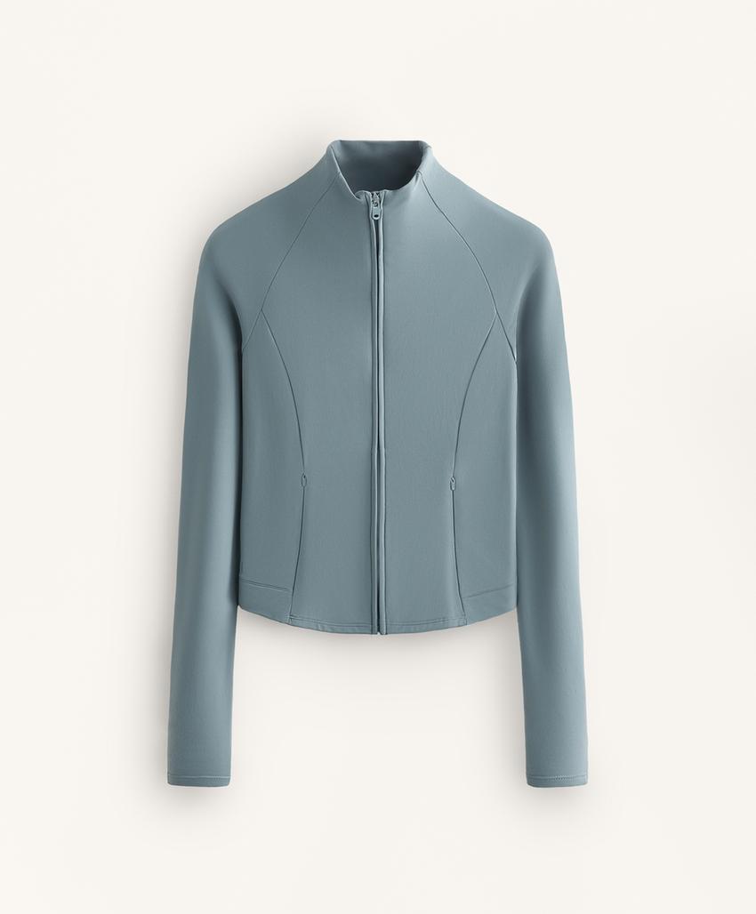 Легкая и теплая высокотехнологичная куртка