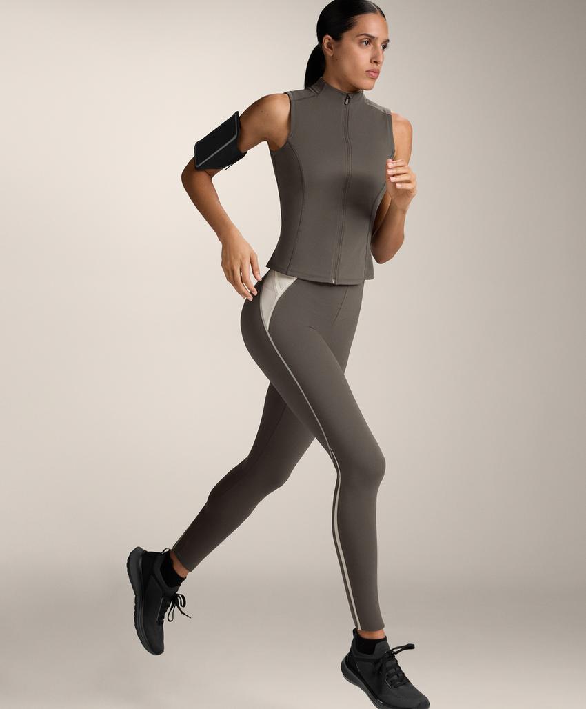 Футболка на молнии без рукавов