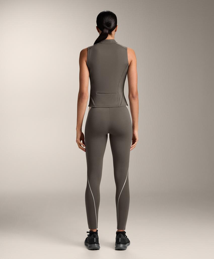 Футболка на молнии без рукавов