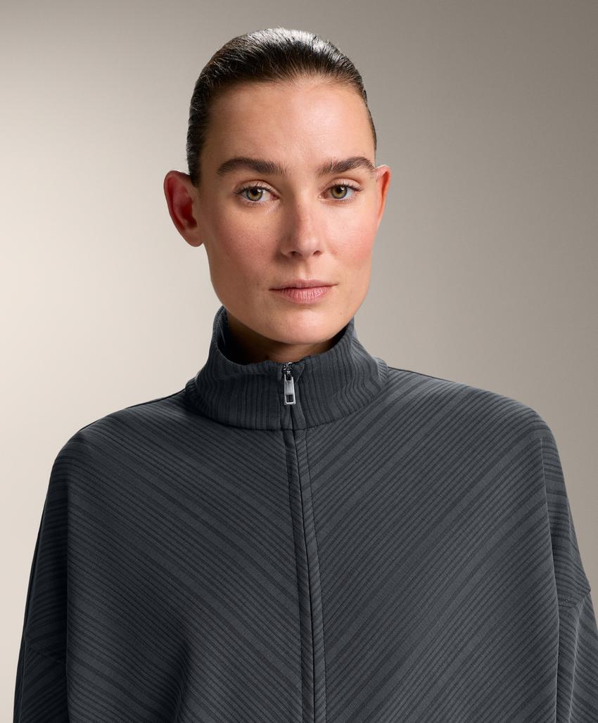 Куртка с асимметричной полосой из ткани с модалом