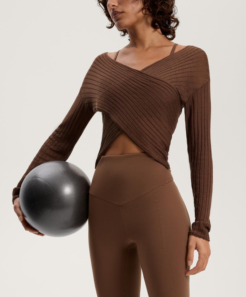 Полупрозрачный тонкий вязаный свитер с перекрещивающимся рубашечным воротником