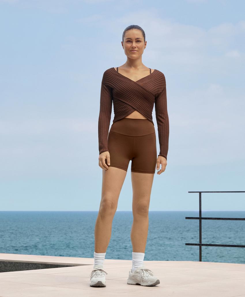 Полупрозрачный тонкий вязаный свитер с перекрещивающимся рубашечным воротником