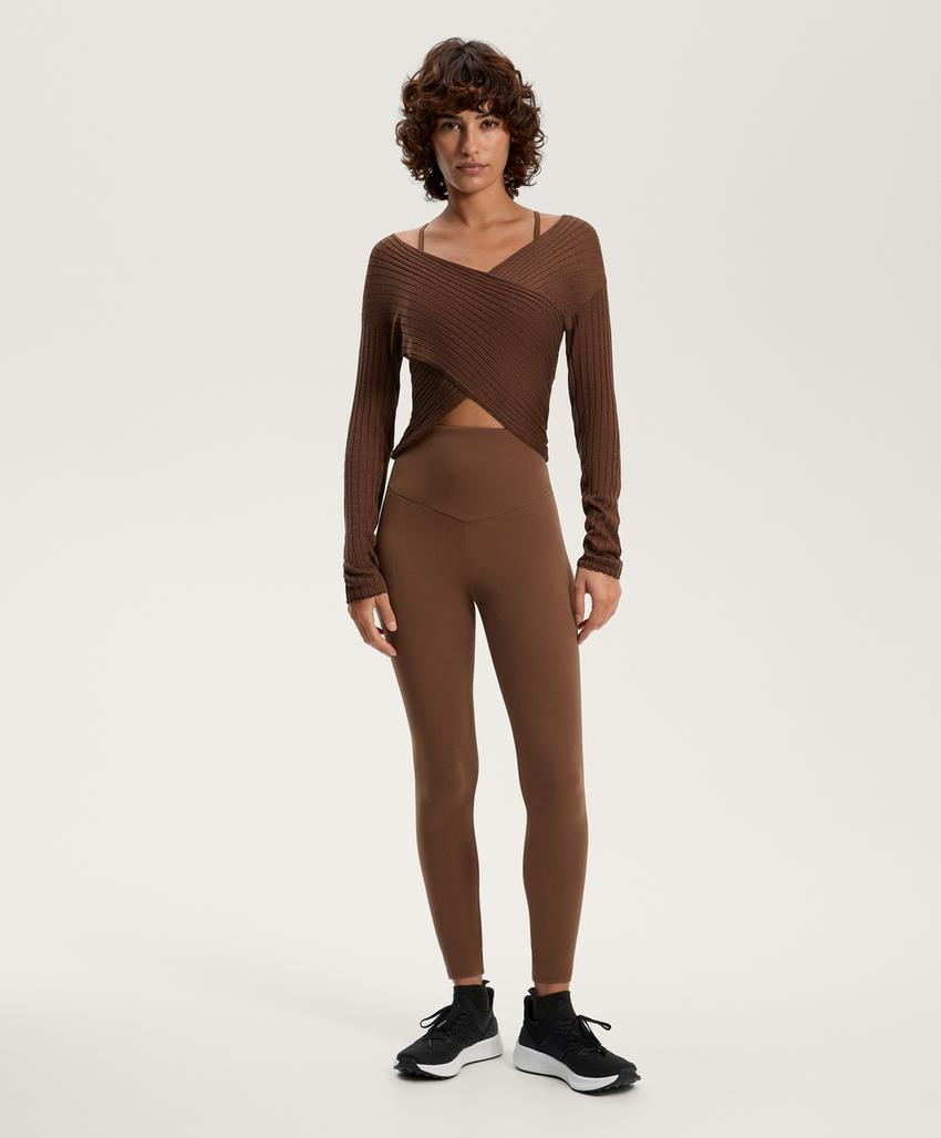 Полупрозрачный тонкий вязаный свитер с перекрещивающимся рубашечным воротником