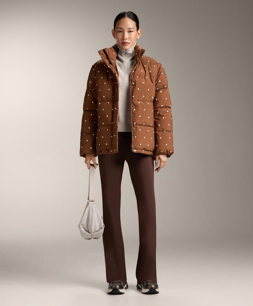 Трикотажный свитер с высоким воротником и деталями из ребристого трикотажа