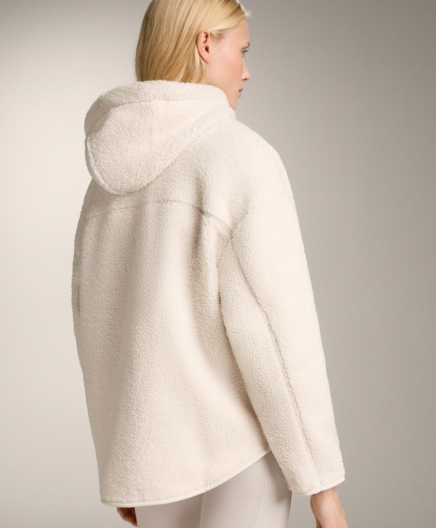 Куртка с капюшоном из искусственного меха