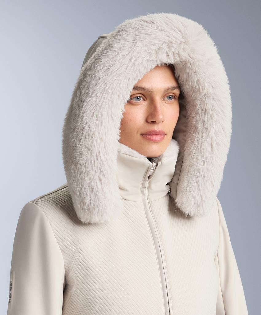 Приталенная водоотталкивающая куртка для горных лыж с прослойкой primaloft® в цветовой гамме блоков