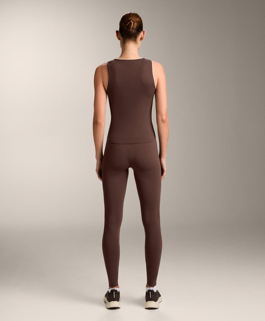 Майка comfortlux с контрастной отделкой без рукавов brown