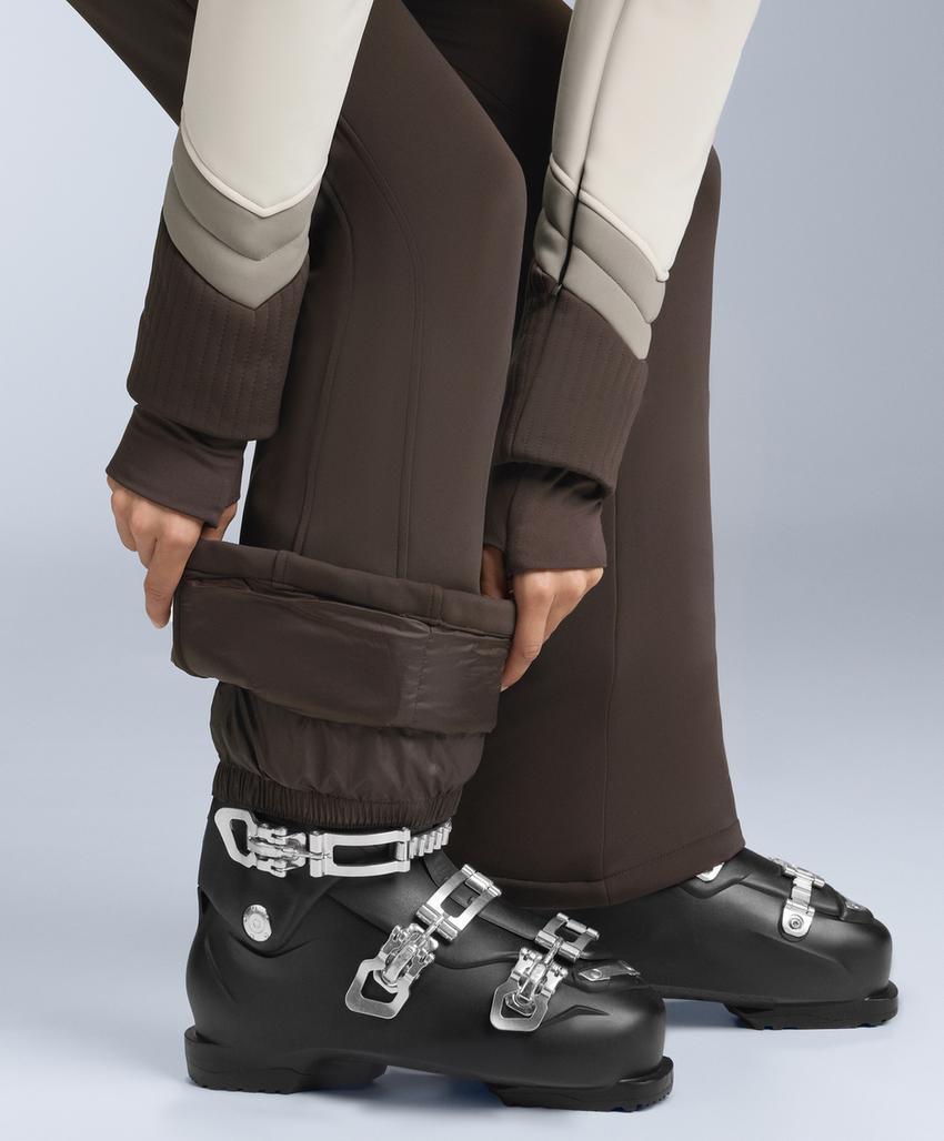 Спортивный комбинезон для горных лыж с защитой от влаги и контрастными блоками