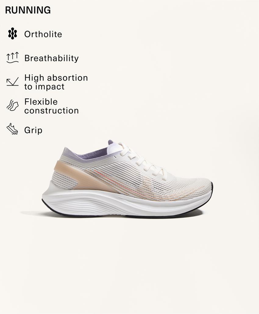 Кроссовки для бега - для начинающих, легкие