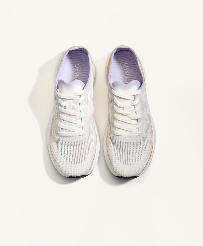 Кроссовки для бега - для начинающих, легкие