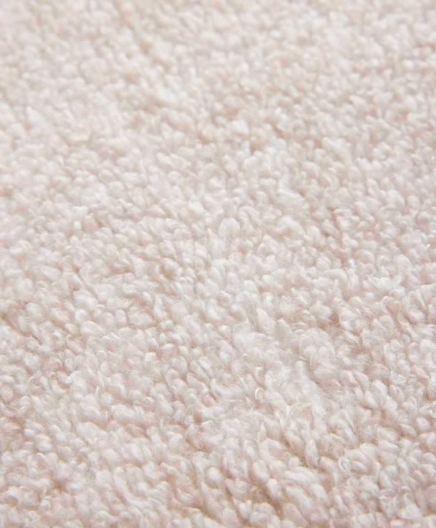 Шуба из искусственного меха с объемными размерами