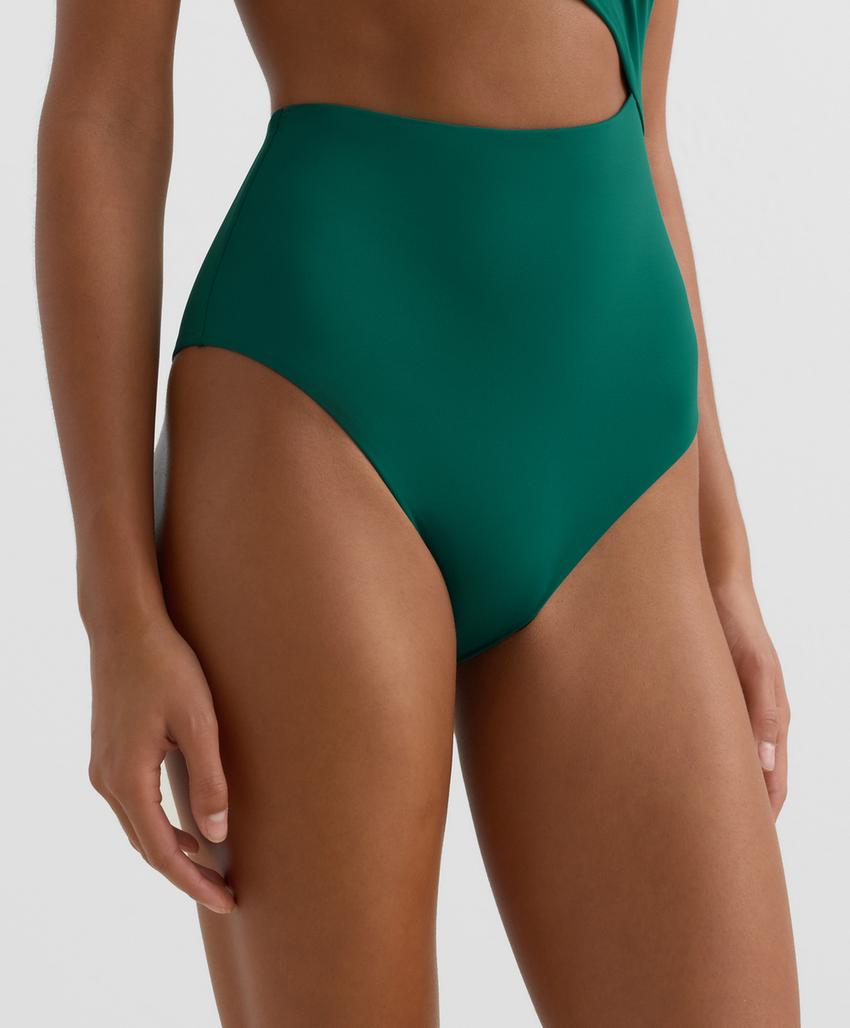 Асимметричное трикини с завязками