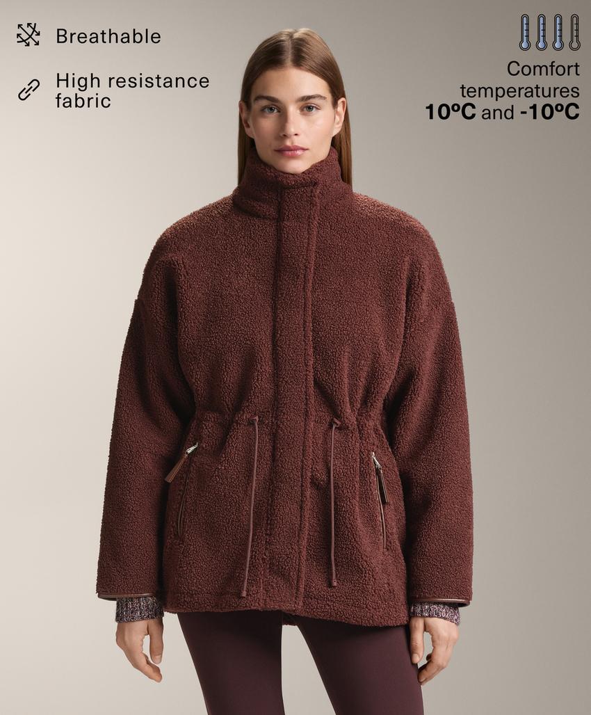 Куртка из искусственного меха с регулируемой талией