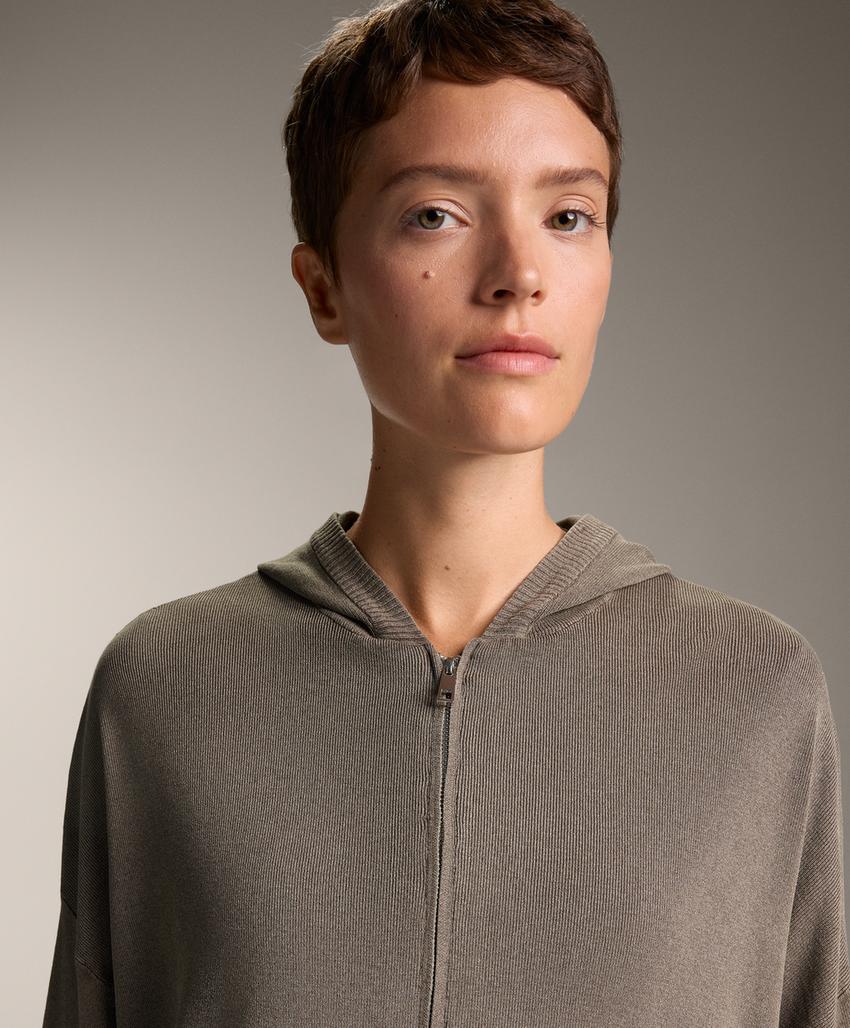 Длинный вязаный жакет с эффектом потертости