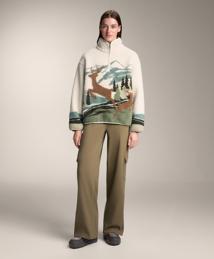 Свитшот с отделкой под мех оленями и ландшафтом