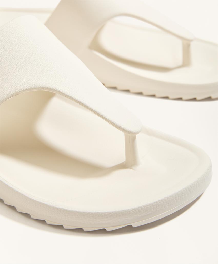 Chinelos de banho em forma de T