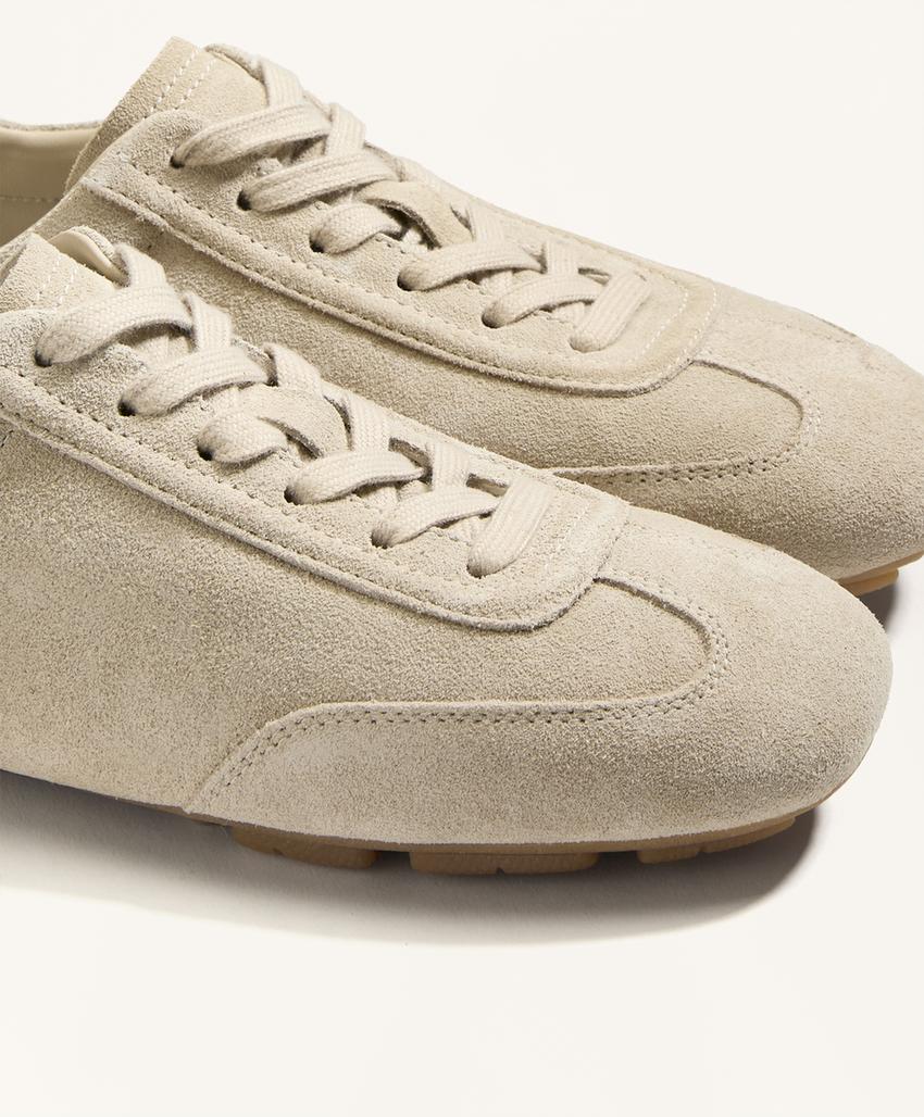 Кроссовки из спилковой кожи