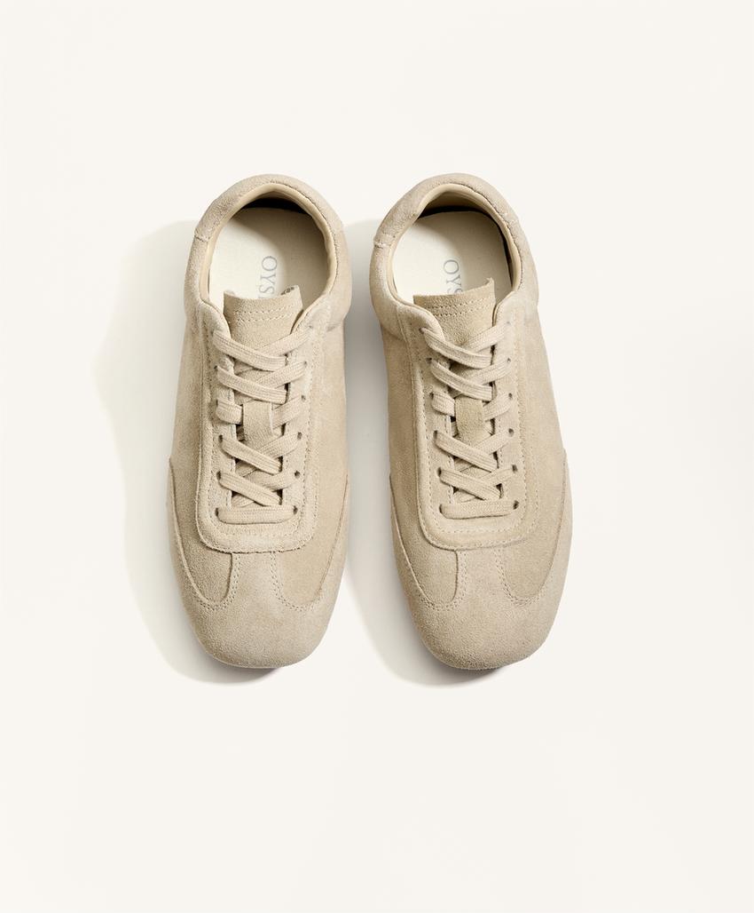 Кроссовки из спилковой кожи