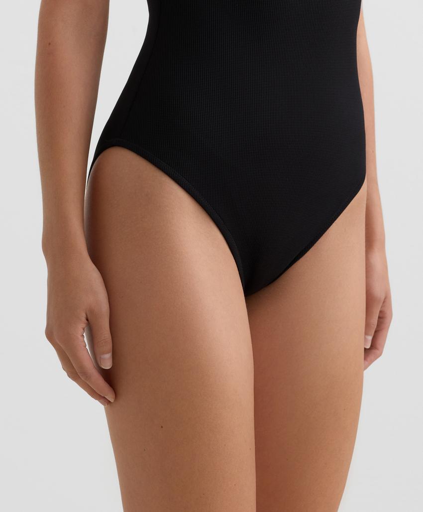 Купальник с v-образным вырезом из пике