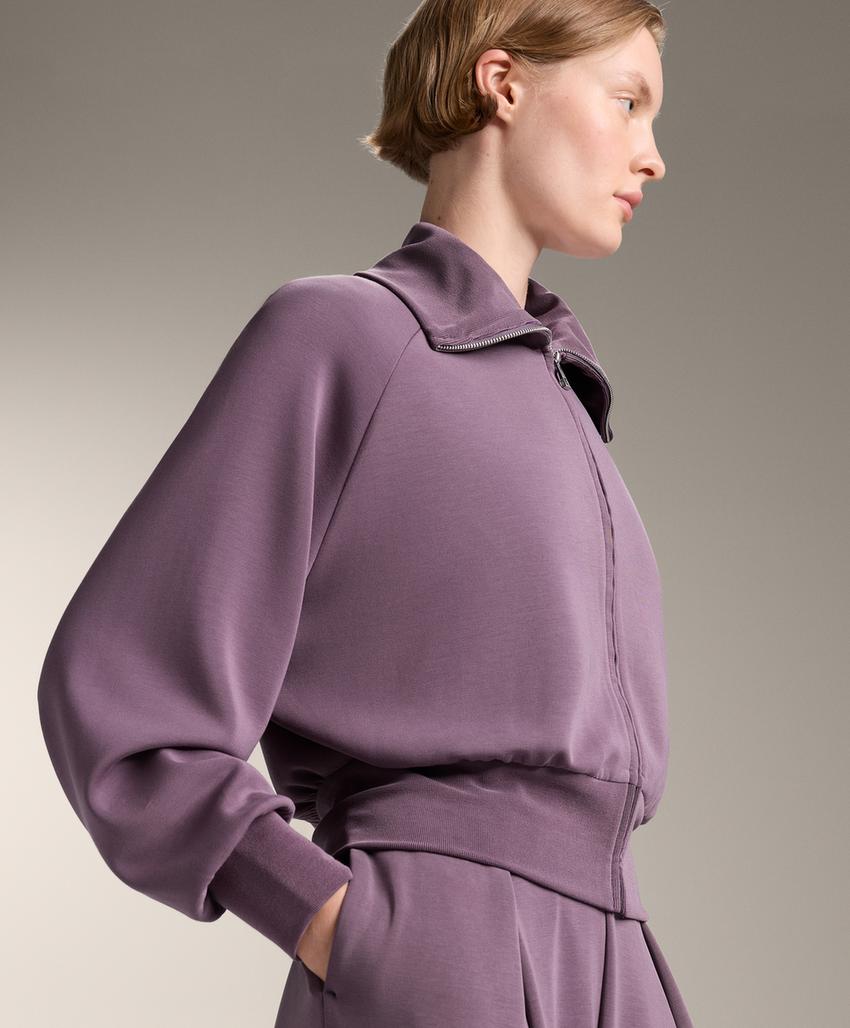 Куртка с высоким воротником, зауженная к талии, из мягкого модала