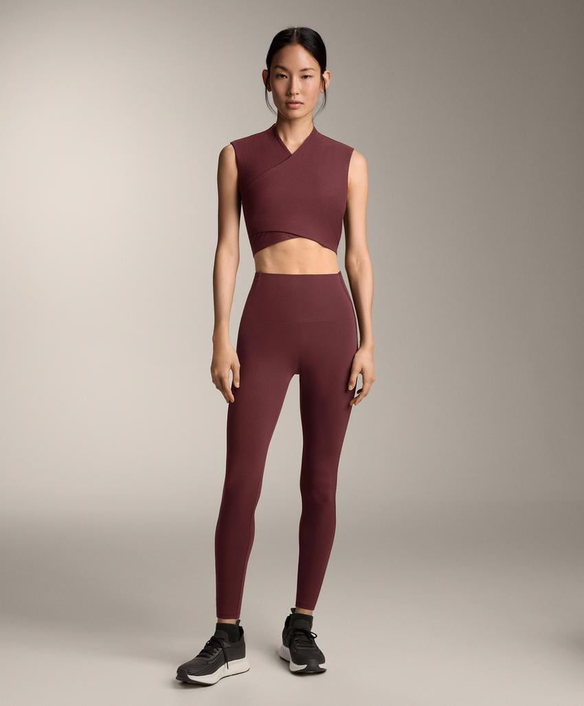 Tank top Comfortlux с перекрестным вырезом без рукавов