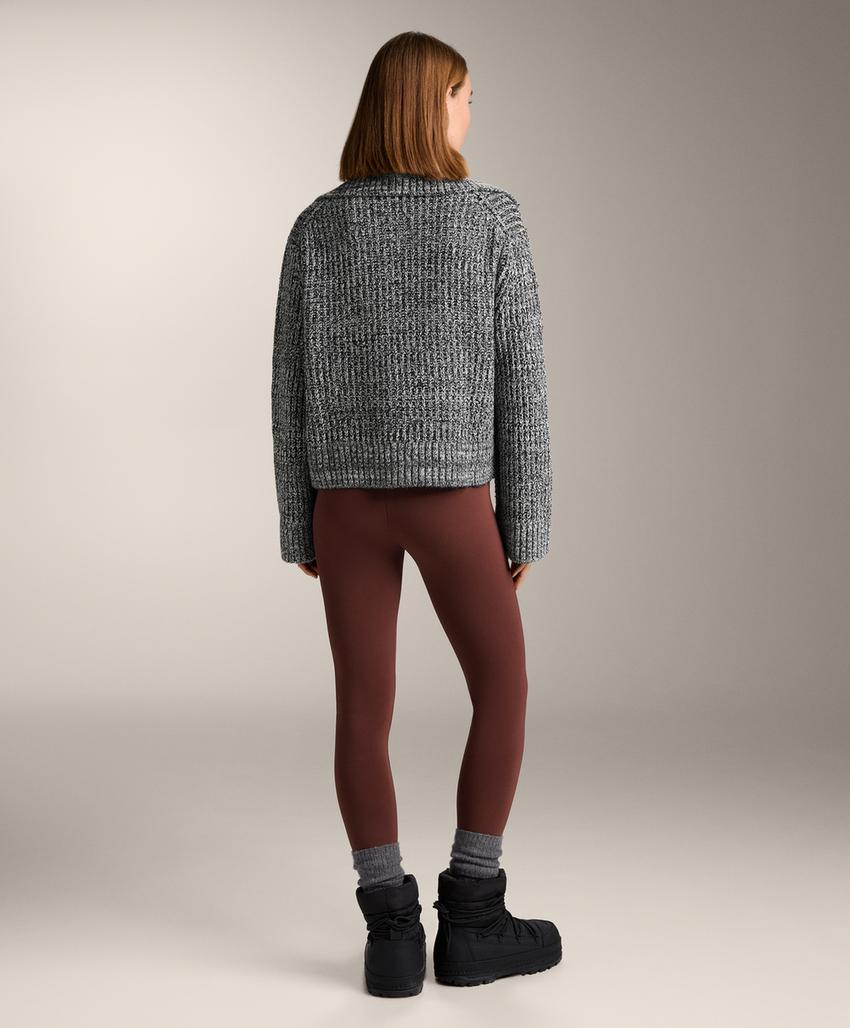 Джемпер с изогнутой вязкой и молнией до половины