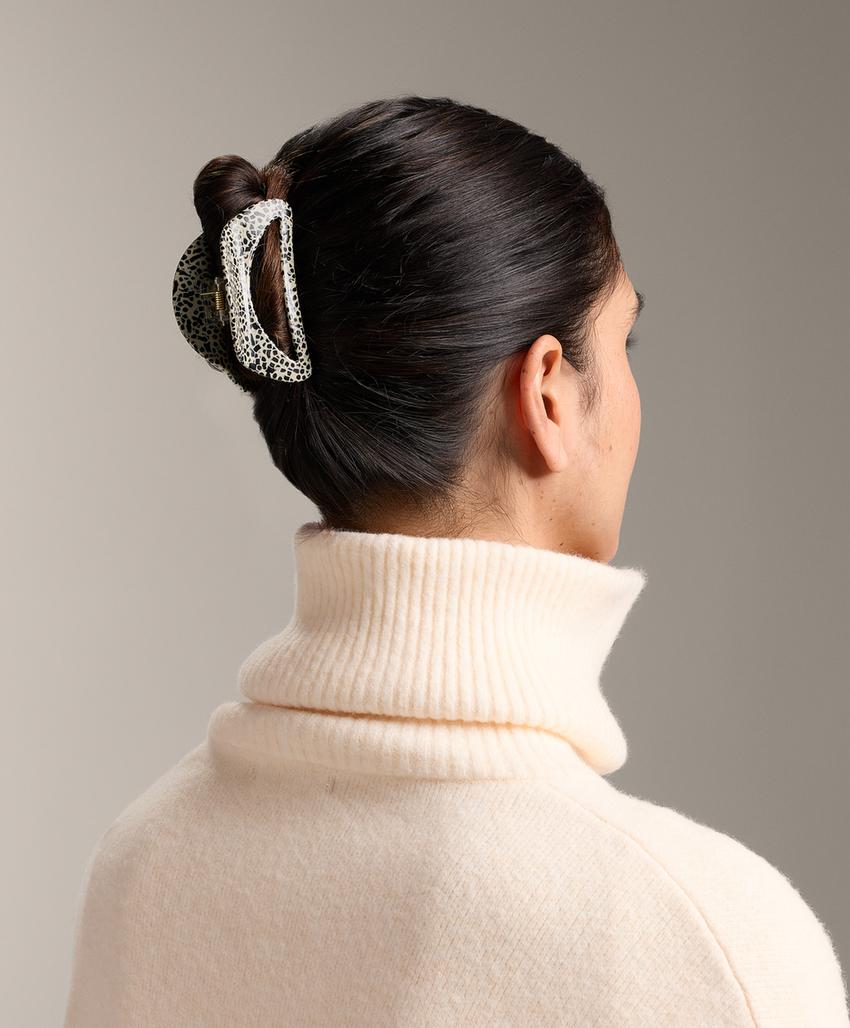 Большая заколка для волос